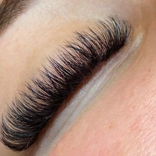 beginners lash course covering classics, hybrids and volumes