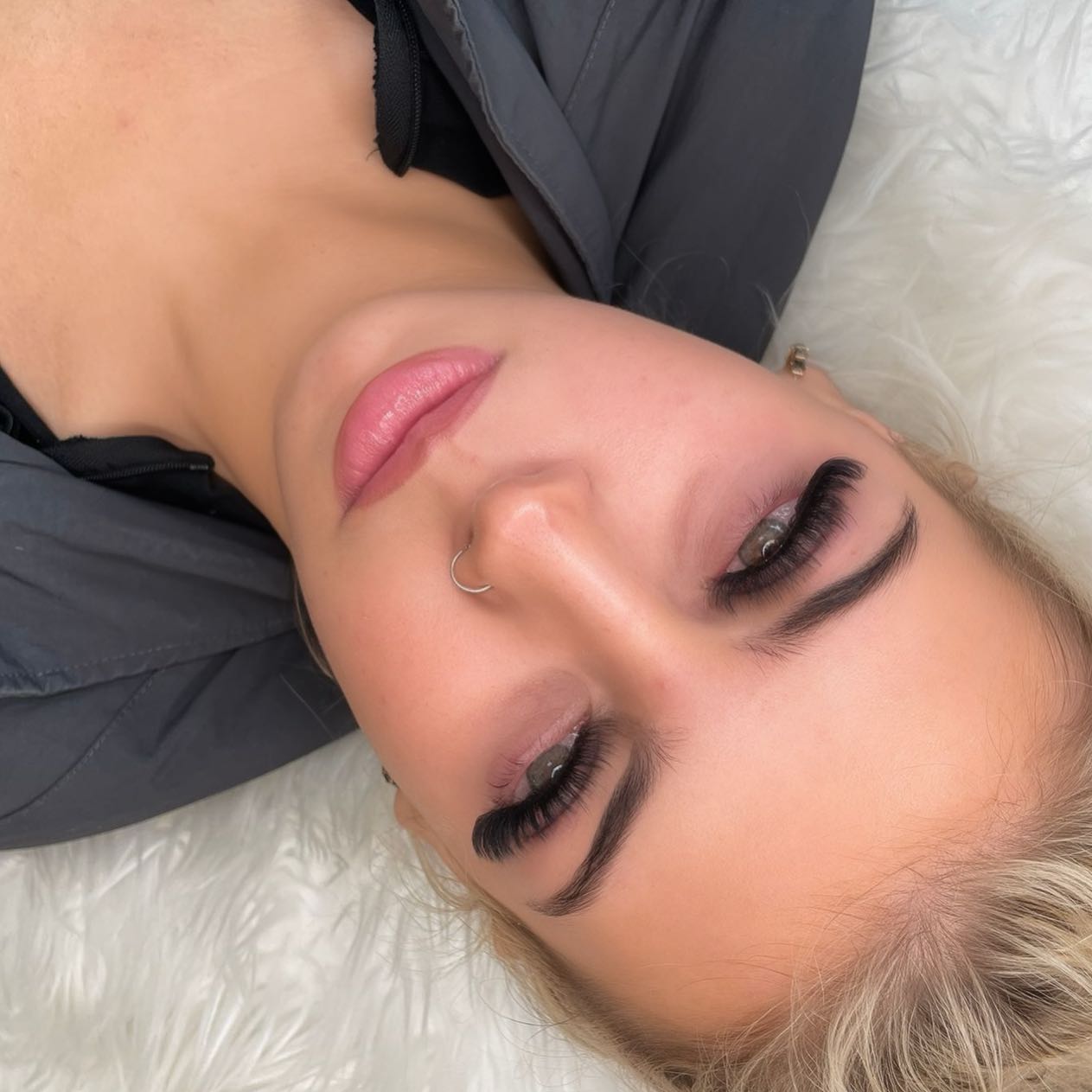beginners lash course covering classics, hybrids and volumes