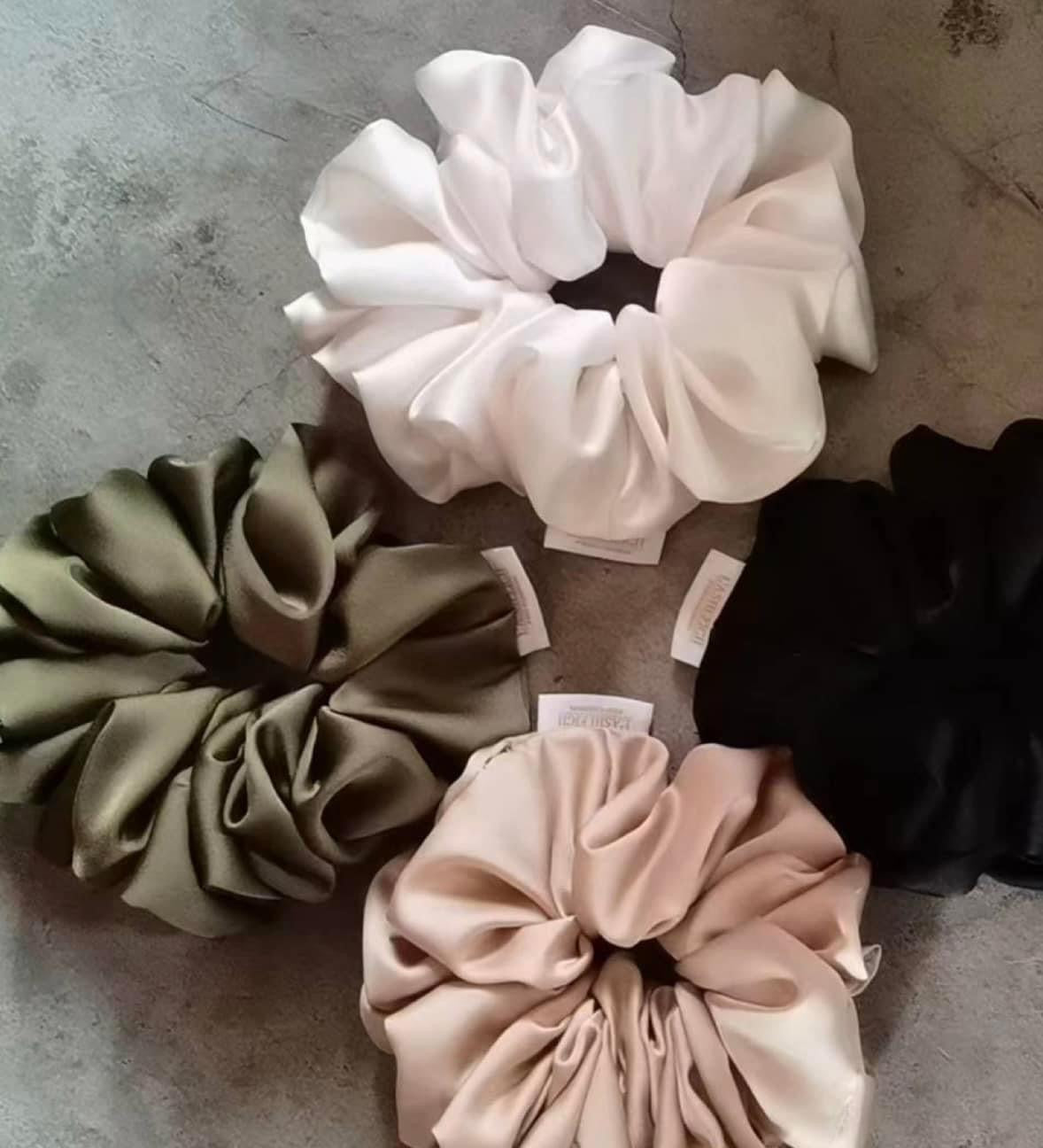 L’Ashleigh Scrunchies (Large)